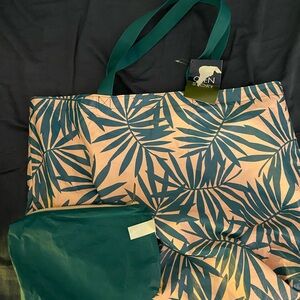 Green Story Leaf Pattern Water Resistant Tote Bag and Zipper Pouch